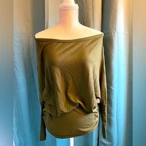Emerald green, S, Off the shoulder top